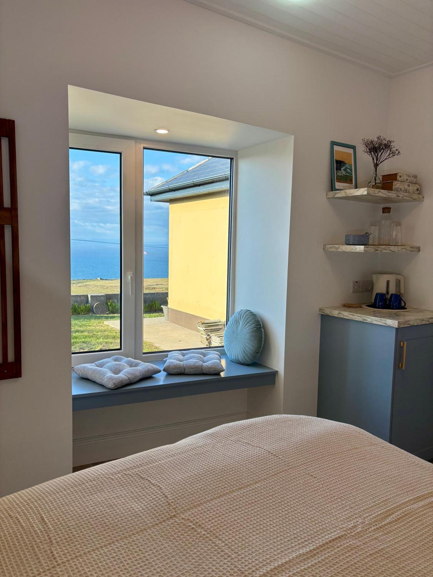 Ocean View Guestrooms Дулін Номер фото