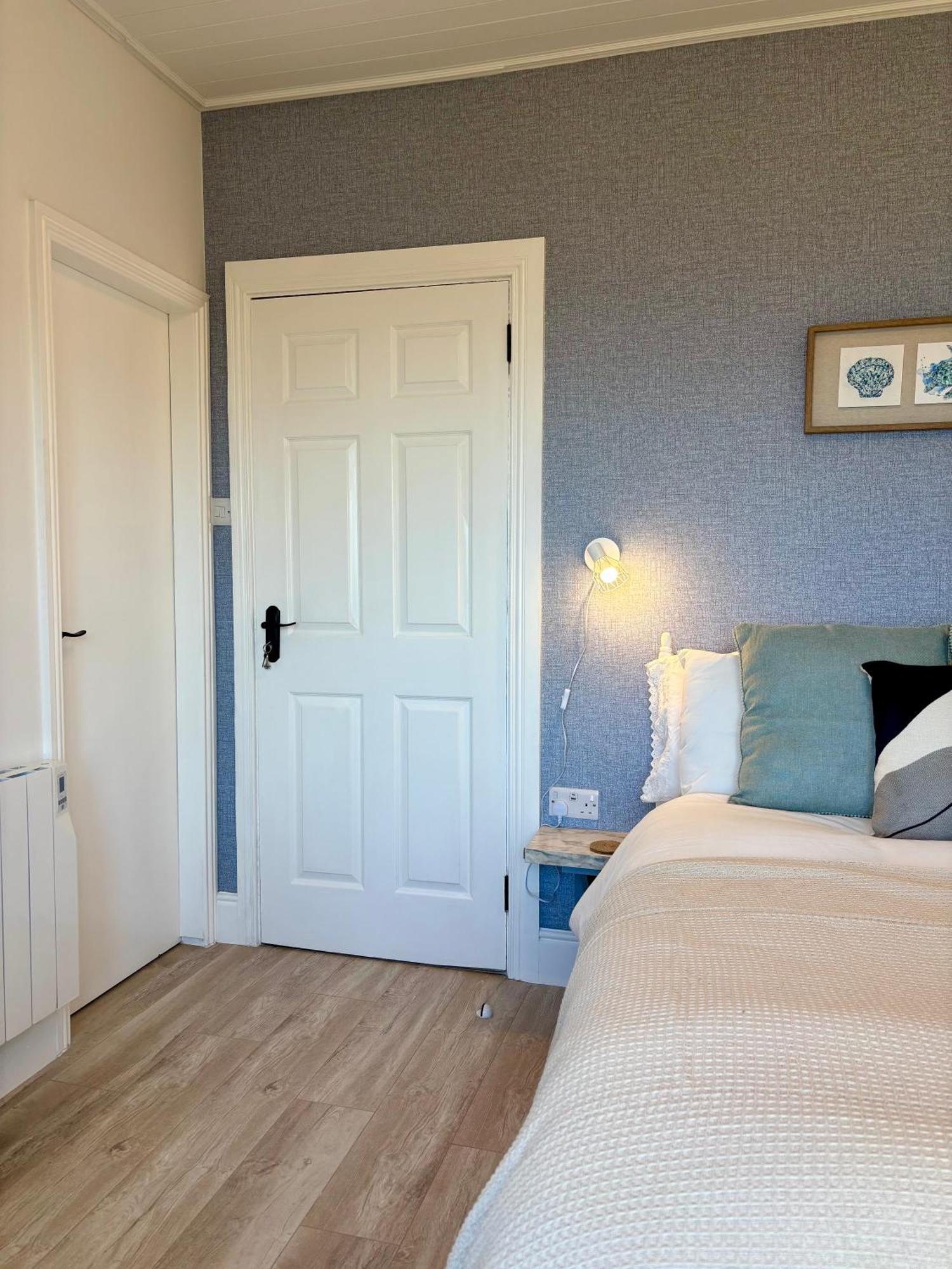 Ocean View Guestrooms Дулін Номер фото