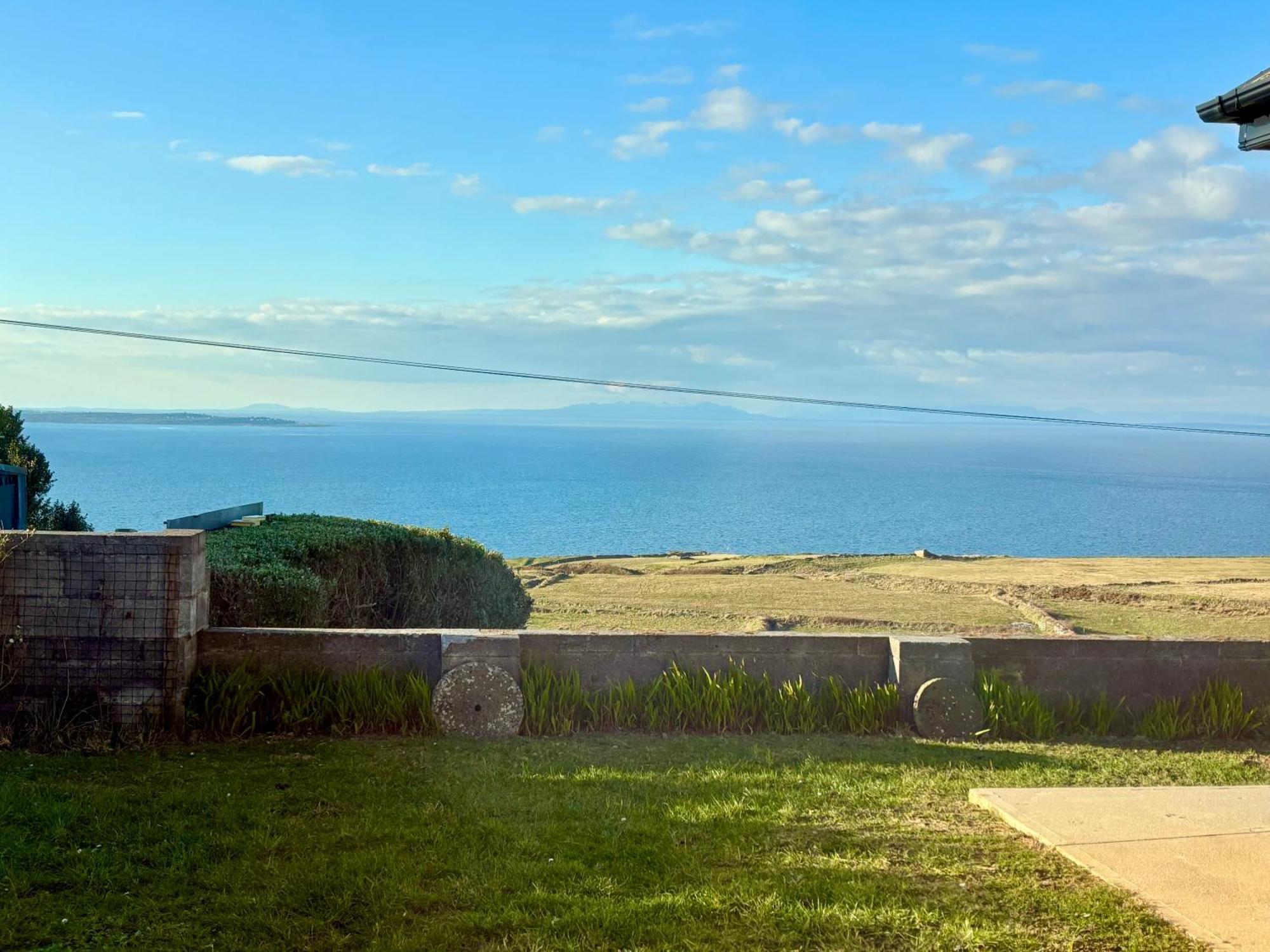 Ocean View Guestrooms Дулін Номер фото